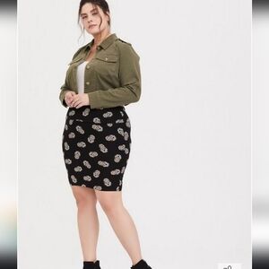 TORRID Squeleton  Mini Jersey Foldover Slim fit Skirt Size 2